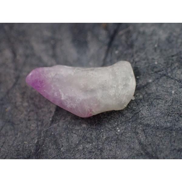 ハックマナイト結晶希少宝石鉱物標本