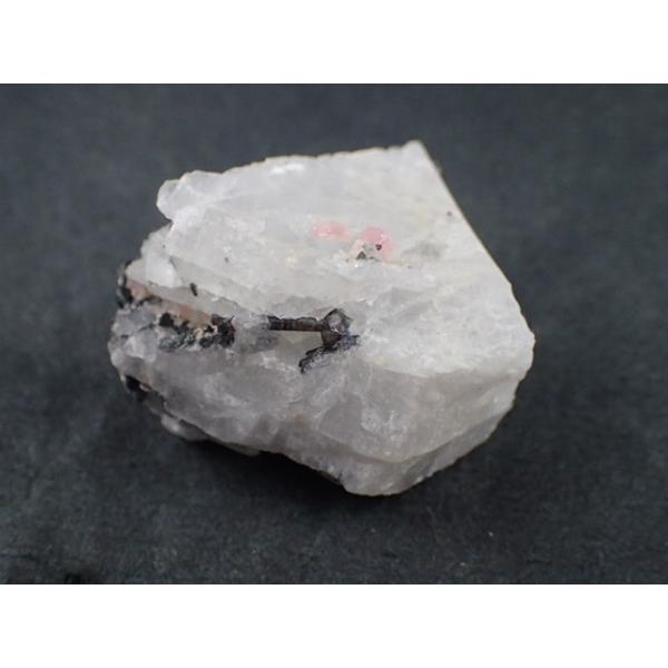 最高品質ペゾッタ石(Pezzottaite) Sakavalana Mine, Ambatovita, Fianarantsoa, Madagascar 産 寸法 ： 30.2X23.5X19.2mm/17.3g コレクションケース付