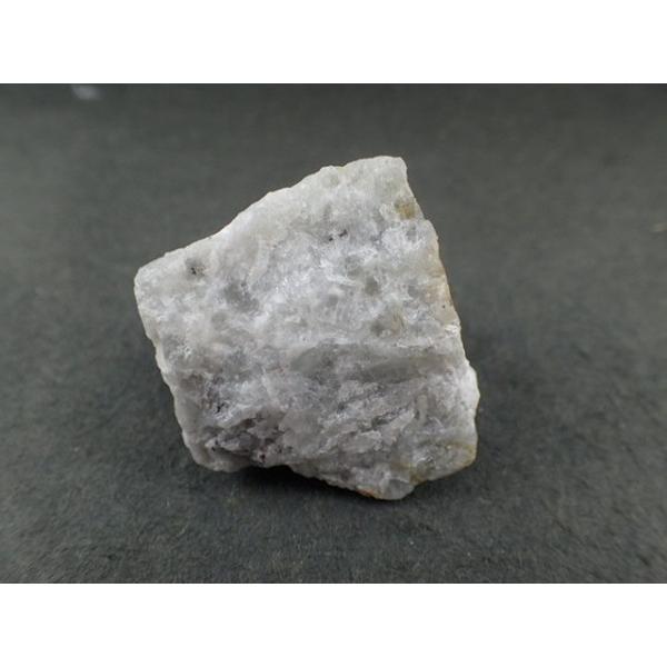 最高品質上八洞石（Johachidlite) ミャンマー・モゴック 産　寸法　：　46.7X39.8X34.2mm/59.6g