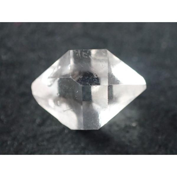 最高品質ハーキマー水晶(Herkimer Diamond） Middleville, Herkimer, New York, USA 産　寸法　：　12.2X9.2X7.9mm/0.9g  ルースケース付｜vecsutoneclub｜03