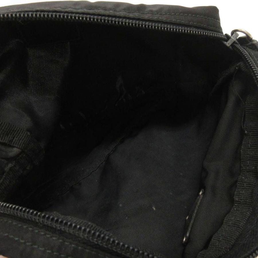 PRADA（プラダ） ナイロンポーチ 三角プレート 化粧ポーチ 小物入れ 黒