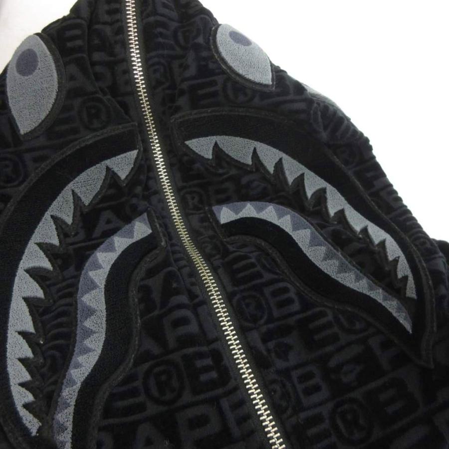 A BATHING APE（アベイシングエイプ） 美品 SHARK HOODIE モノグラム