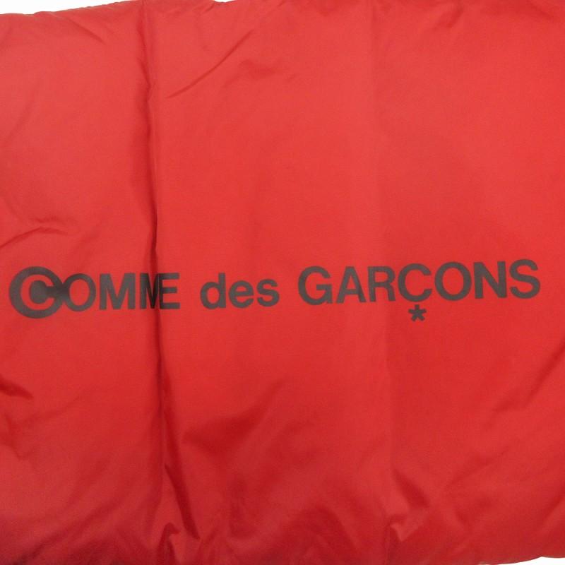 美品 コムデギャルソン COMME des GARCONS ロゴプリント 中綿 パデット