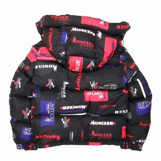 新品同様　MONCLER ビッグロゴ　黒　赤 ナイロンジャケット　3P279 MONCLER モンクレール ナイロンジャケット ビッグロゴ 新品同様