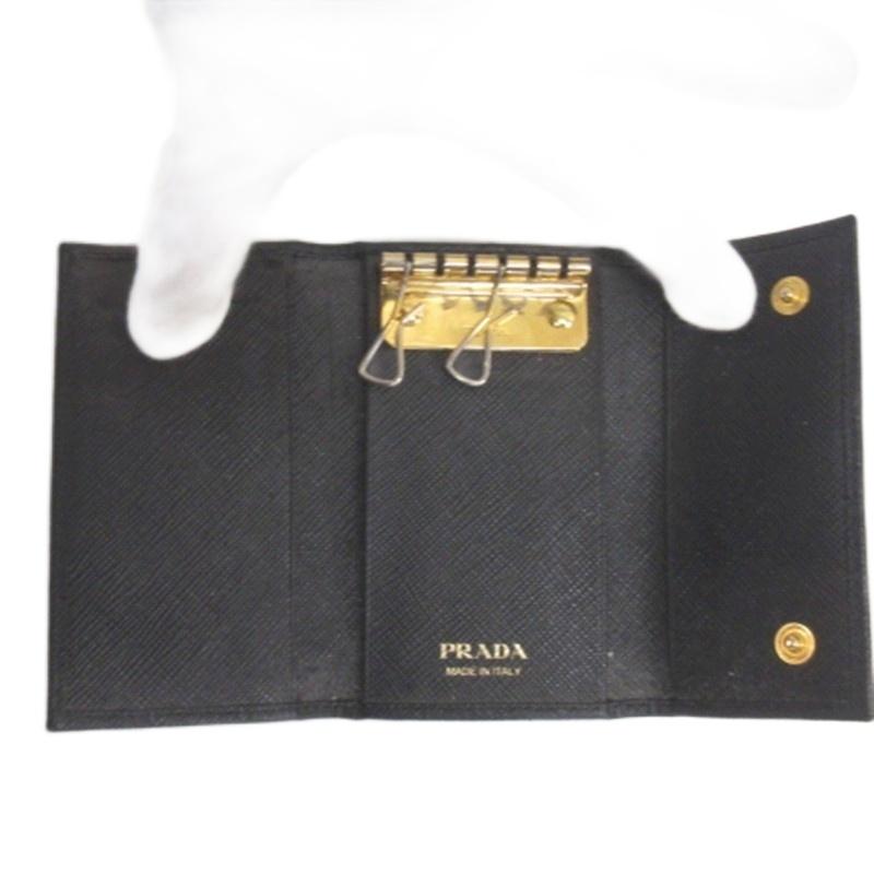 PRADA（プラダ） 三角ロゴ ロゴプレート キーケース サフィアーノ