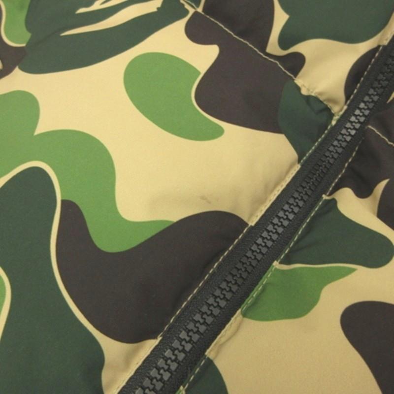 A BATHING APE（アベイシングエイプ） リバーシブル カモフラ柄 ダウン