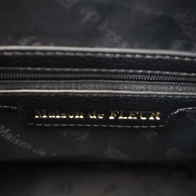 メゾンドフルール Maison de FLEUR モノグラムトラペゾイドバッグ 型