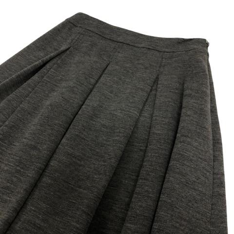 未使用品 エムズグレイシー M'S GRACY フレアスカート ひざ丈 無地