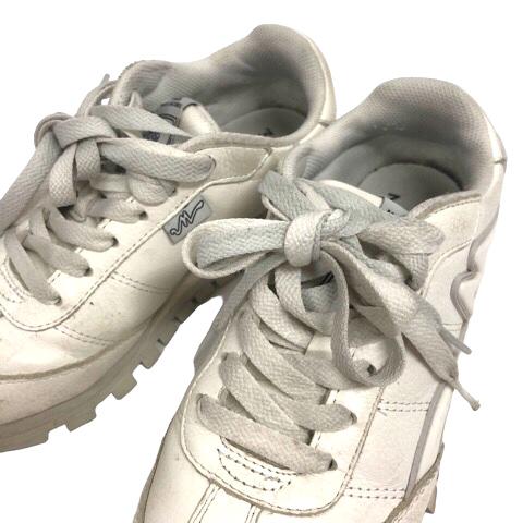 MARC BY MARCJACOBS 革靴 ローファー 白 スタッズ MARC BY MARCJACOBS 革靴 ローファー 白 スタッズ - メルカリ