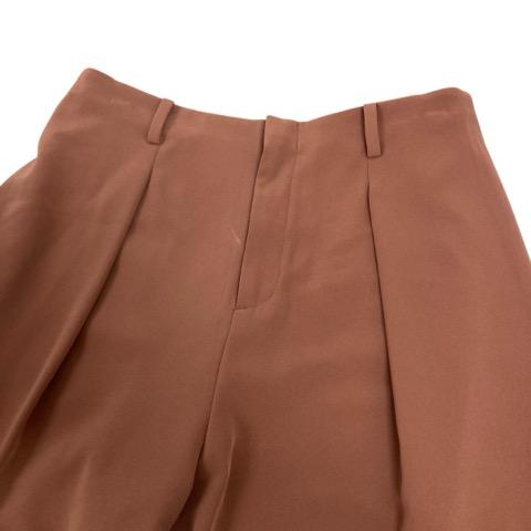 ユニクロ（UNIQLO） ドレープワイドクロップドパンツ 無地 タック 221
