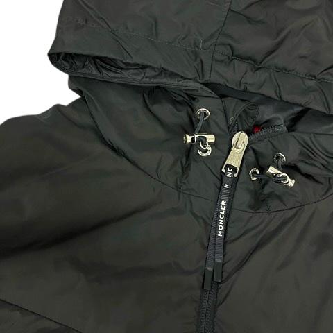 【中古】モンクレール MONCLER 22SS ダウンジャケット ブルゾン フード フェザー混 トリコロール ナイロン ロゴ 長袖 2 ブラック メンズ MONCLER（モンクレール） MONCLER 22SS ダウンジャケット ブルゾン
