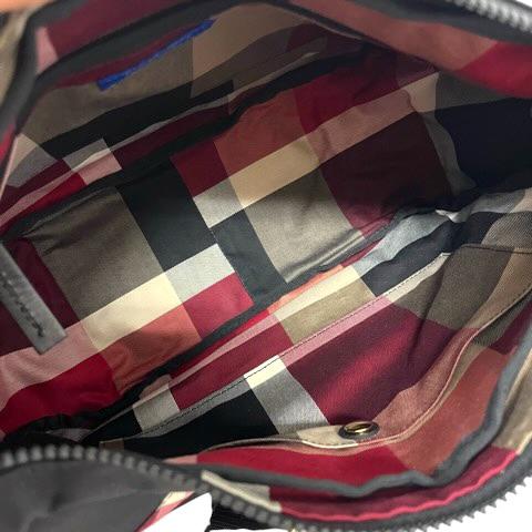 ブルーレーベルクレストブリッジ ショルダーバッグ 斜め掛け 布製