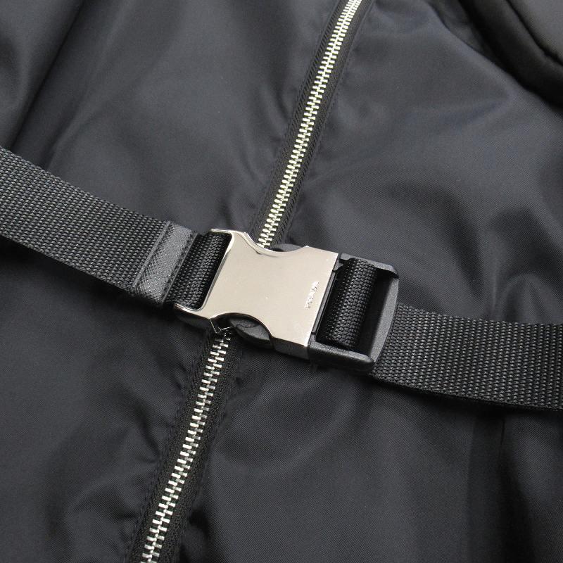 PRADA（プラダ） 未使用品 21aw トライアングルポーチ付 Re-Nylon