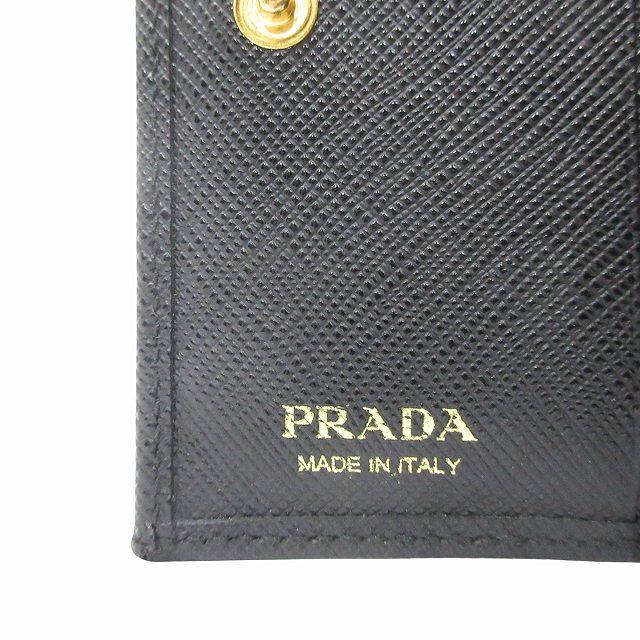 プラダ 二つ折り財布 サフィアーノレザー 三角ロゴプレート PRADA（プラダ） 三角ロゴプレート 二つ折り財布 ブラック レザー