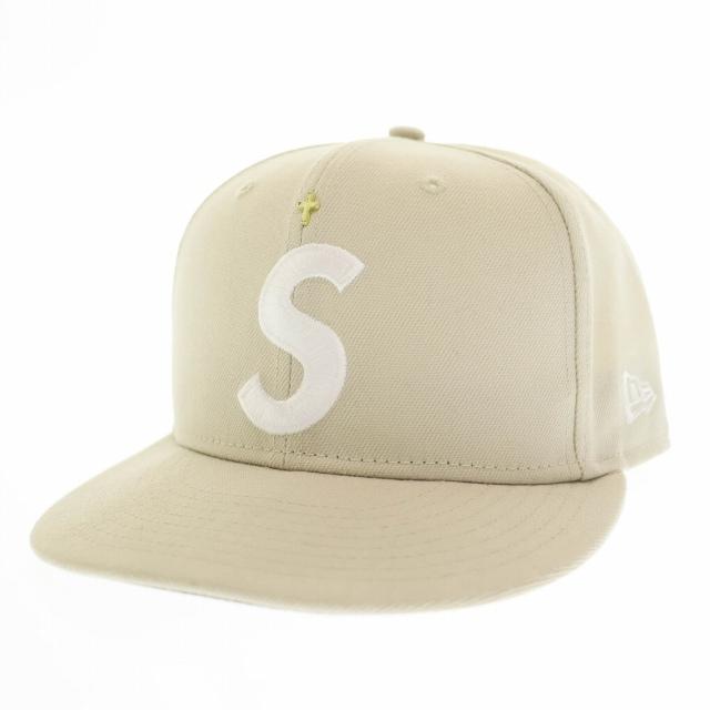 美品♥️24SS ×NEW ERA ゴールドクロス付き Sロゴ キャップ73/8 美品♥️24SS ×NEW ERA ゴールドクロス付き Sロゴ キャップ73/8