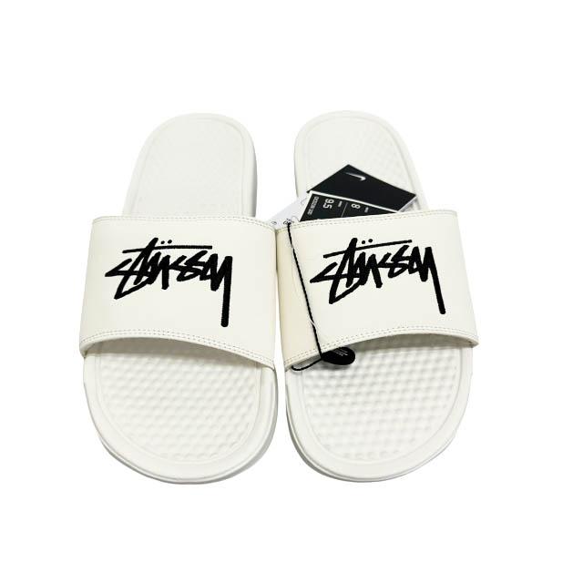 NIKE（ナイキ） ×STUSSY ステューシー BENASSI SLIDE SANDAL SAIL