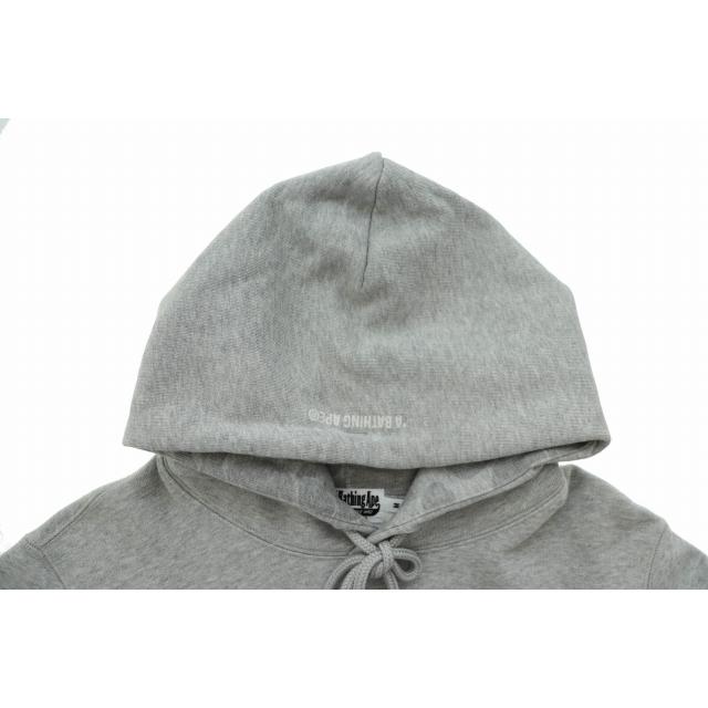A BATHING APE（アベイシングエイプ） ロゴプレート プルオーバー