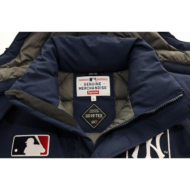 Supreme（シュプリーム） × NEW YORK YANKEES GORE TEX 700-FILL DOWN