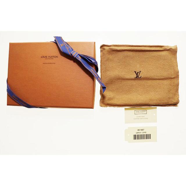 LOUIS VUITTON（ルイ・ヴィトン） コンパクト ジップ M61667 二つ折り