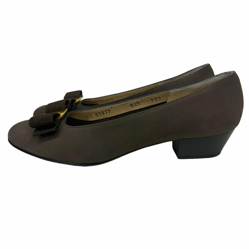 サルヴァトーレフェラガモ Salvatore Ferragamo ヴァラ パンプス 
