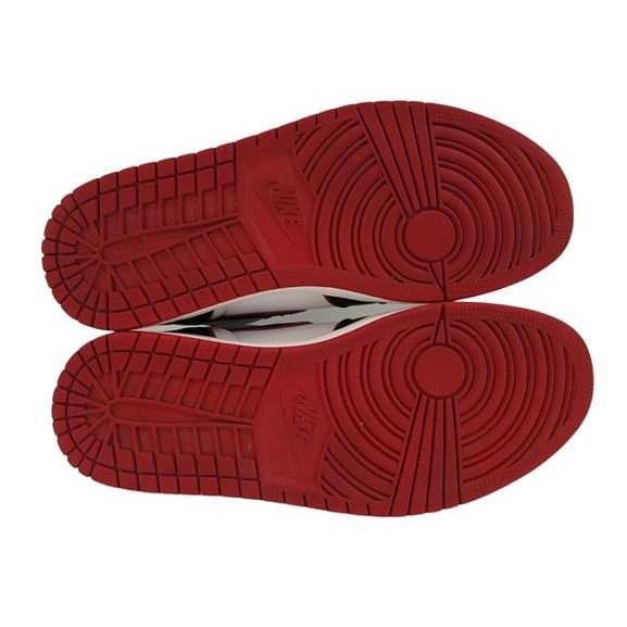 NIKE（ナイキ） NIKE Air Jordan 1 Retro High OG Blood Line 555088 