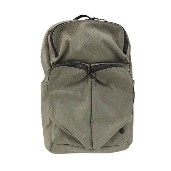 Lululemon グレー リュック　バックパック　ルルレモン ルルレモン lululemon Assert 2.0 バックパック 24L 鞄 リュック