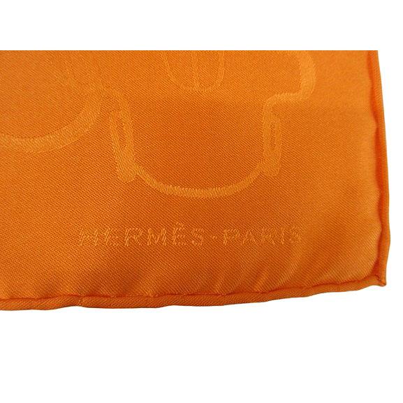 HERMES　エルメスカレ45 スカーフ　ハンカチ　オレンジ HERMES（エルメス） カレ45 ミニスカーフ シルク100% オレンジ 絹