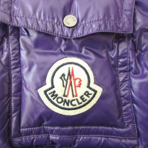 MONCLER（モンクレール） ダウンジャケット ワンポイント ロゴ
