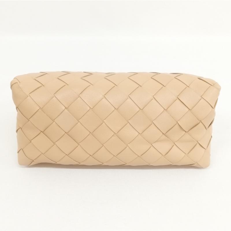BOTTEGA VENETA（ボッテガ・ヴェネタ） イントレチャート ポーチ