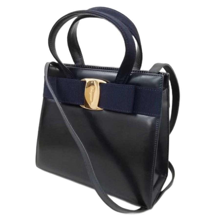 Salvatore Ferragamo サルヴァトーレフェラガモ ハンドバッグ スタッズ  