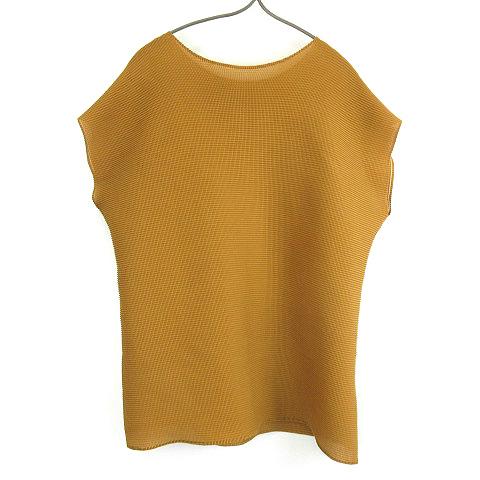 ミーイッセイミヤケ me ISSEY MIYAKE SQUARE STRETCH PLEATS TOP 