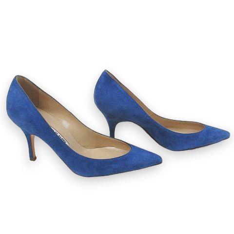 超美品マノロブラニクブルーパンプススウェード 36.5