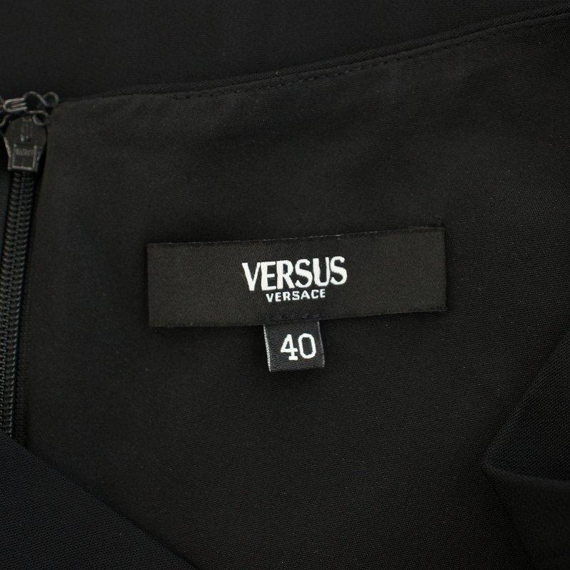 VERSUS VERSACE黒 ノースリーブ ひざ丈ワンピース VERSUS VERSACE黒 ノースリーブ ひざ丈ワンピース VERSUS VERSACE黒