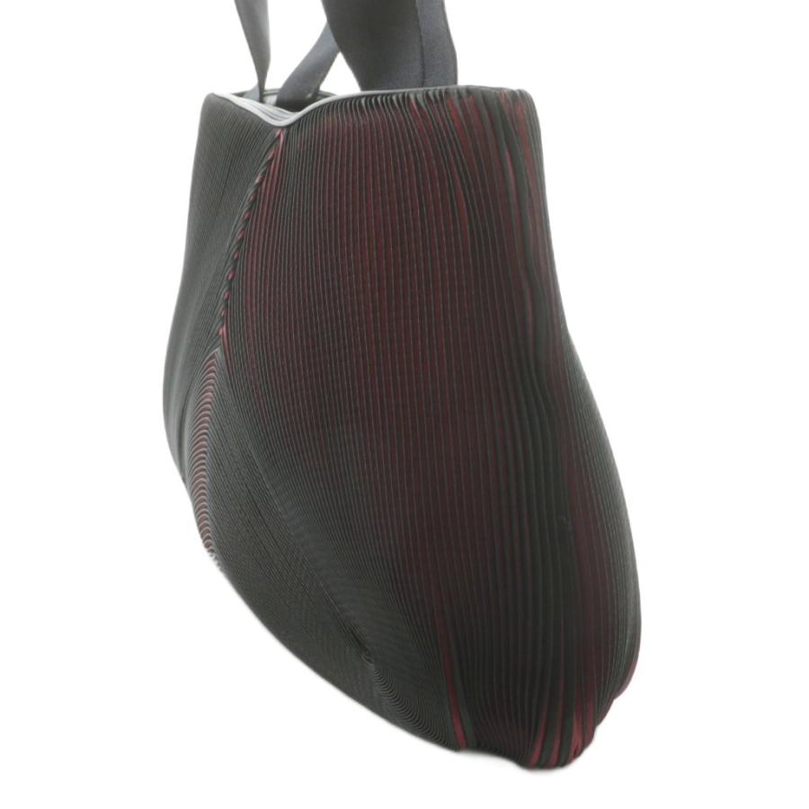 ISSEY MIYAKE（イッセイミヤケ） ISSEY MIYAKE 3Dスチーム プリーツ