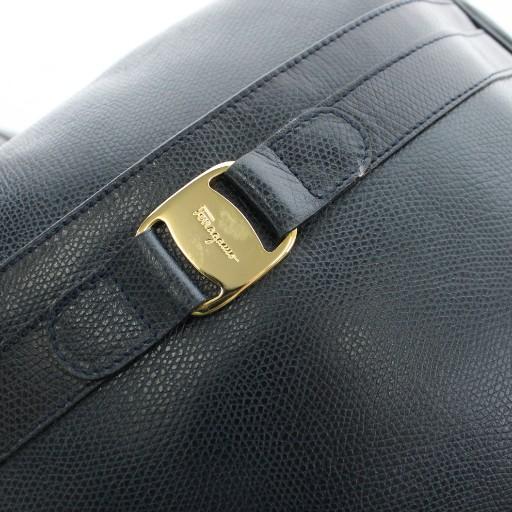 【中古】サルヴァトーレフェラガモ Salvatore Ferragamo ヴァラ ショルダーバッグ レザー 紺 ネイビー L217073 FERRAGAMO（フェラガモ） サルヴァトーレフェラガモ Salvatore