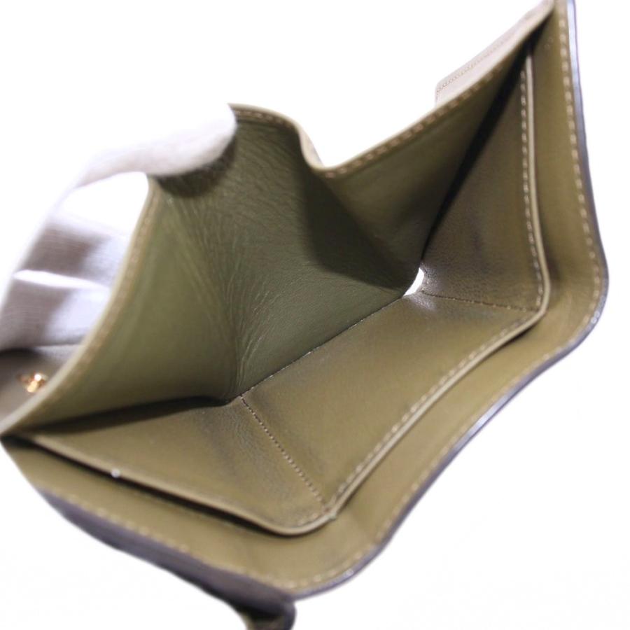 フェンディ レザー ピーカブー 三つ折り財布 コンパンクト 茶色　ブラウン FENDI（フェンディ） ピーカブー マイクロウォレット 三つ折り財布