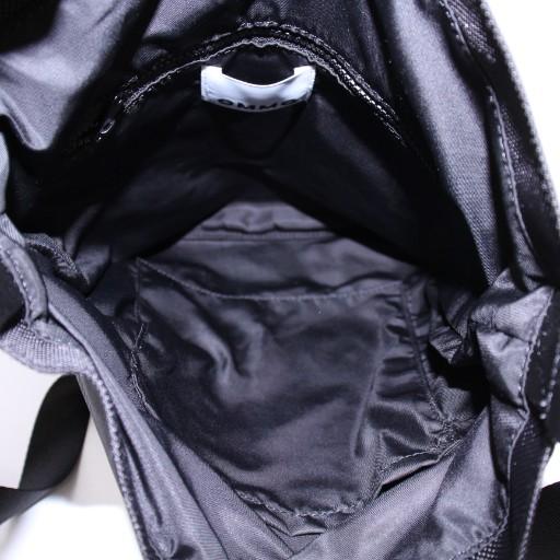 オーエムエムオー OMMO ショルダーバッグ ロゴ ワンポイント 黒