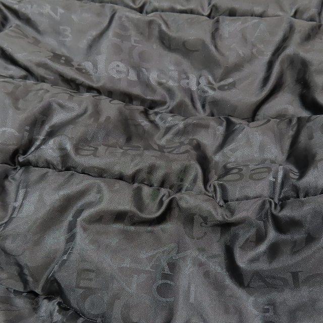 BALENCIAGA ロゴプリント ダウンジャケット BALENCIAGA 2019年 バレンシアガ ロゴ総柄 ダウンジャケット 中綿