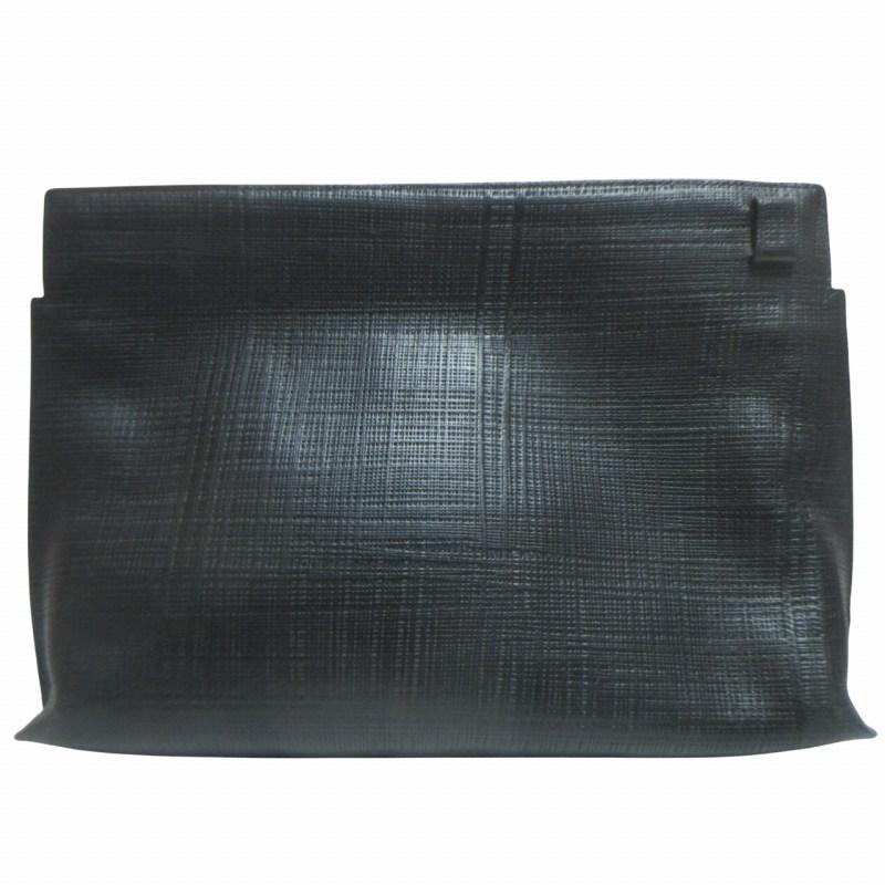 LOEWE ロエベエンボスクラッチバッグ