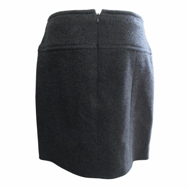 【中古】シャネル CHANEL ココマークボタン カシミヤ100% スカート P46632V32916 ひざ丈 グレー 国内正規 40 約L CHANEL（シャネル） ココマークボタン カシミヤ100% スカート