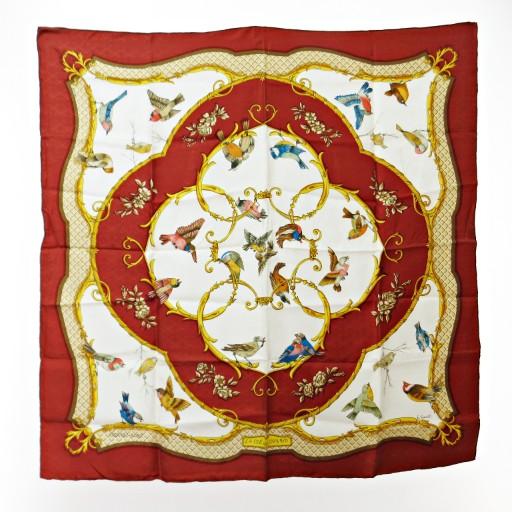 【中古】エルメス HERMES 美品 カレ90 LA CLE des CHAPS 自由の天地への鍵 スカーフ シルク 鳥 バード 総柄 白 赤 HERMES（エルメス） 美品 カレ90 LA CLE des CHAPS 自由の天地への鍵