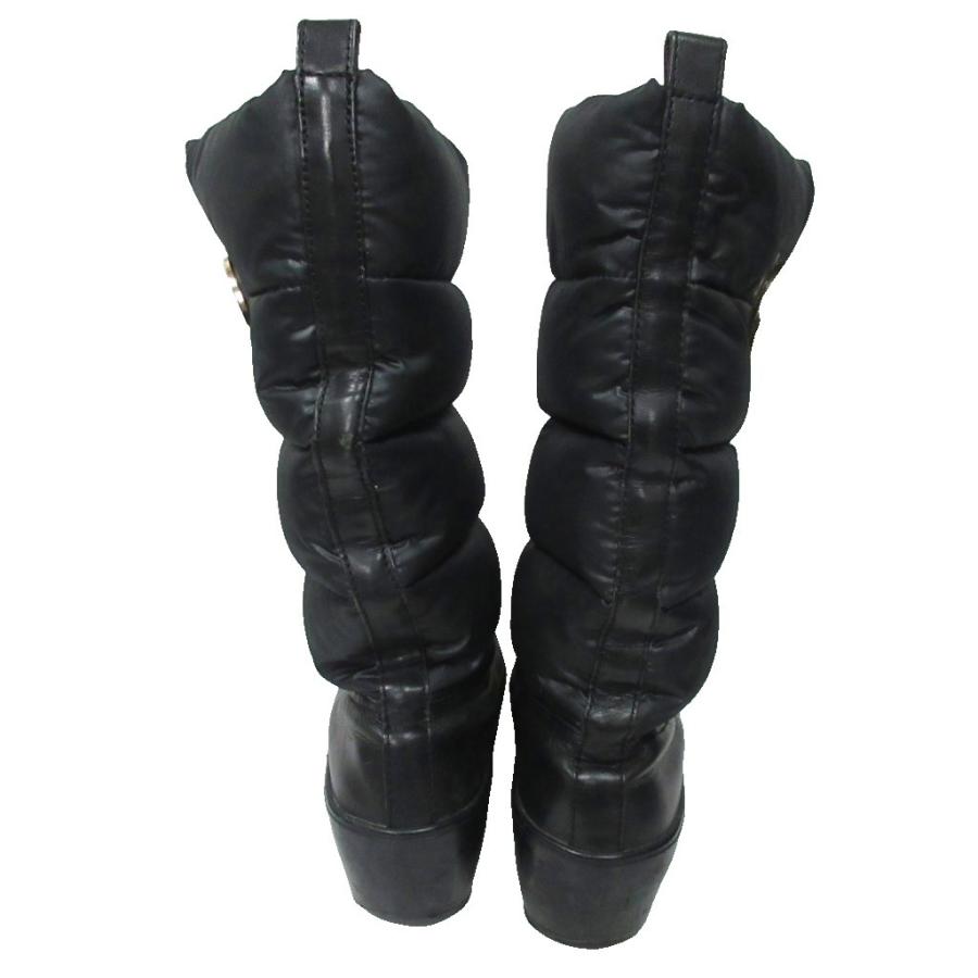 トリーバーチ ブーツ　黒のダウンスタイルロングブーツ TORY BURCH（トリーバーチ） ロゴプレート ダウンブーツ ロングブーツ