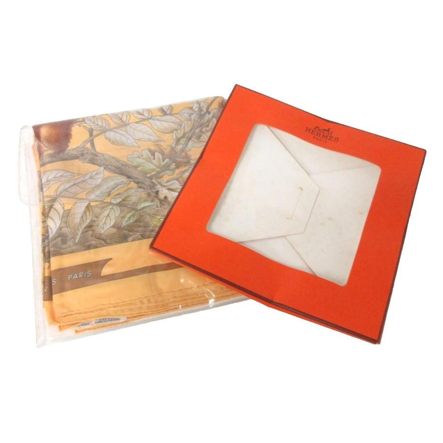 HERMES（エルメス） 美品 スカーフ カレ90 CASSE-NOISETTE くるみ割り