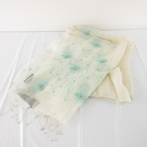 未使用品 REVE GARAGE by Kiyomi Taguchi ストール 大判 刺繍 シルク混 オフホワイト 青 *A830 レディース