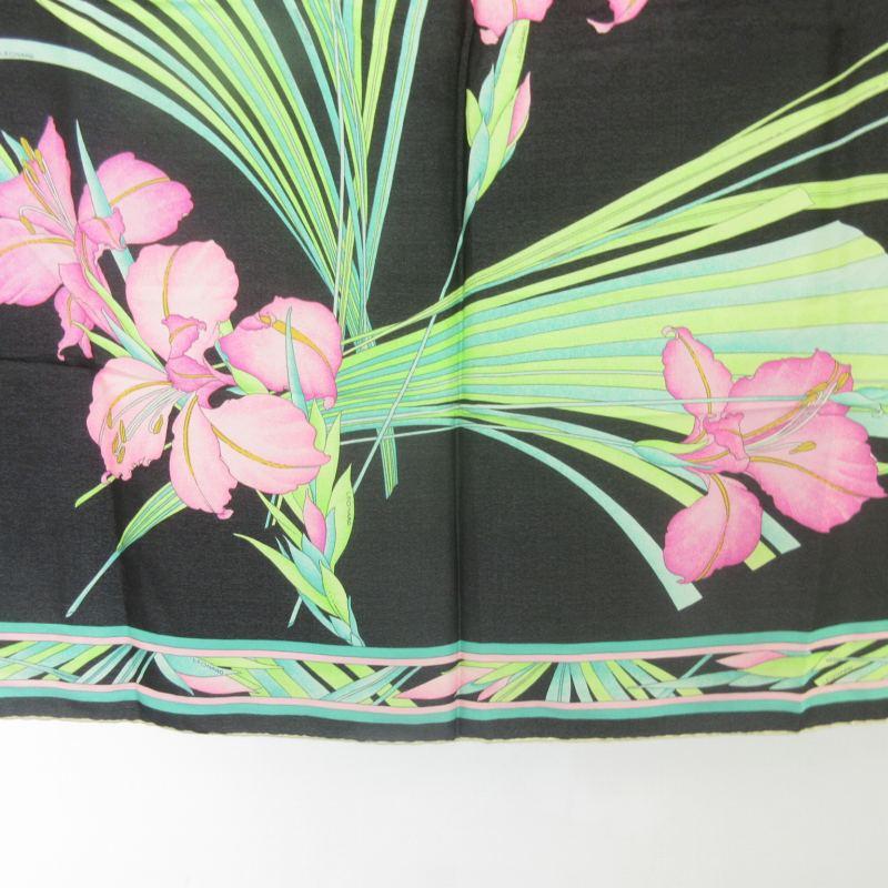 美品Leonard レオナールシルクスカーフ花柄ブラックピンク