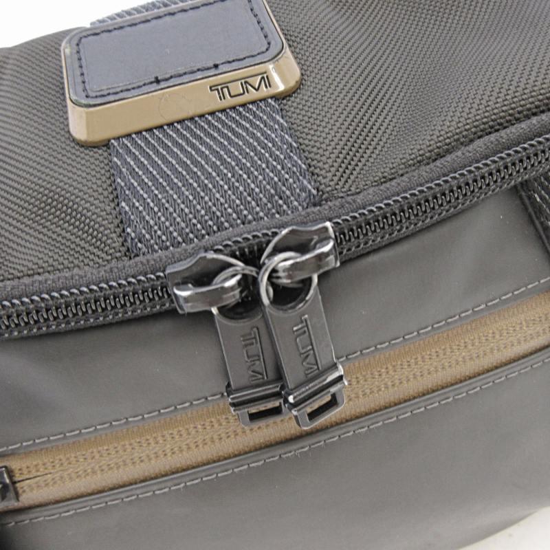 TUMI（トゥミ） スクワッド ユーティリティ クロスボディバッグ