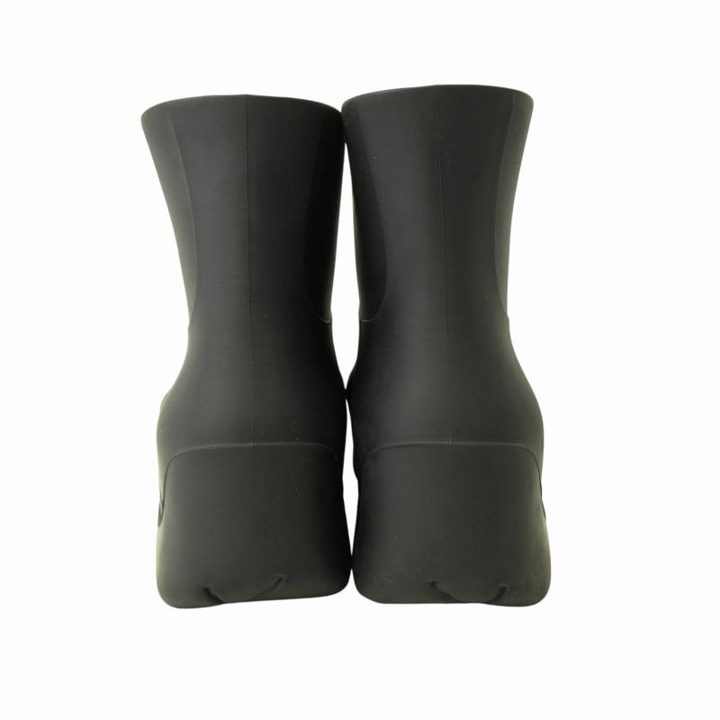 BOTTEGA VENETA（ボッテガ・ヴェネタ） パドルアンクルブーツ ラバー