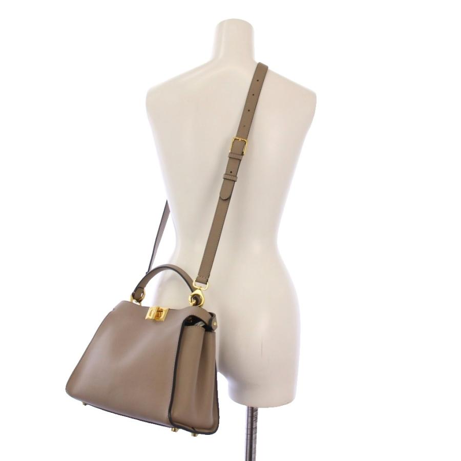 FENDI フェンディ ピーカブー エッセンシャリー アイコニック