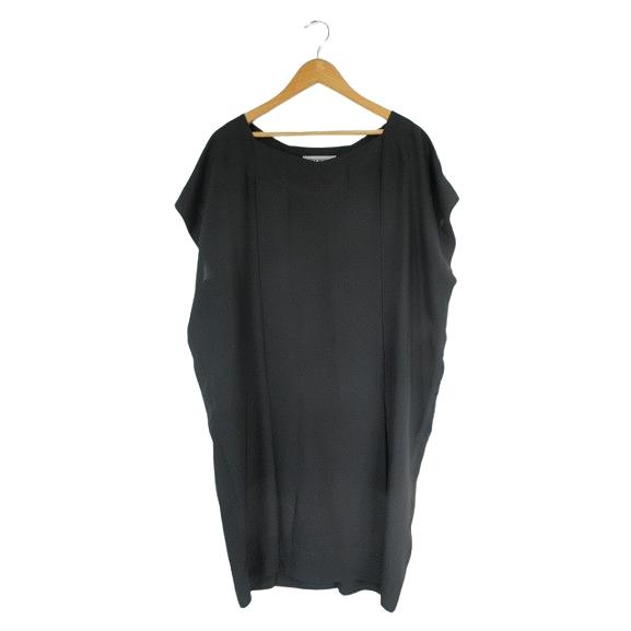 【中古】イッセイミヤケ ISSEY MIYAKE ワンピース ノースリーブ ひざ丈 IM41FH0033 無地 サイズ3 黒 QQQ レディース ISSEY MIYAKE（イッセイミヤケ） ワンピース ノースリーブ ひざ丈