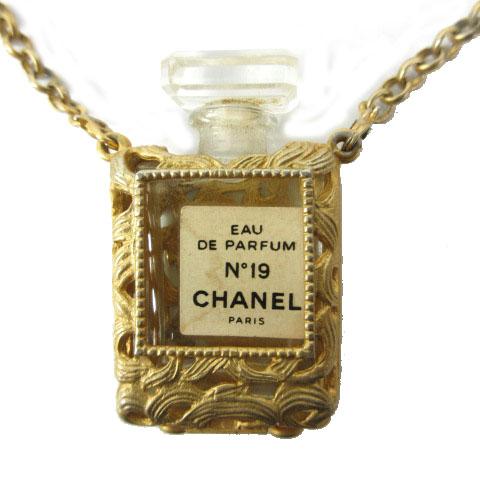 CHANEL 希少 ミニボトルネックレス ヴィンテージ トム TOM 香水 CHANEL（シャネル） 希少 レア ミニボトル ネックレス ペンダント